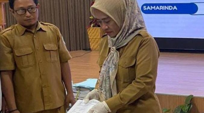 Dispora Kaltim Musnahkan Ribuan Arsip Tak Terpakai