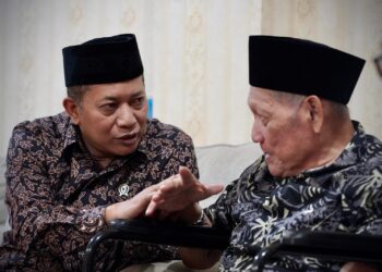 Wakil Menteri Koperasi Ferry Juliantono Silaturahmi dengan Ketua Koperasi TKBM Komura Jafar Abdul Gaffar