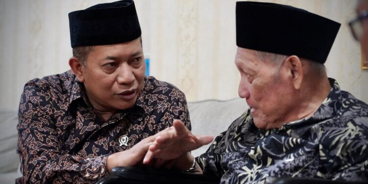 Wakil Menteri Koperasi Ferry Juliantono Silaturahmi dengan Ketua Koperasi TKBM Komura Jafar Abdul Gaffar