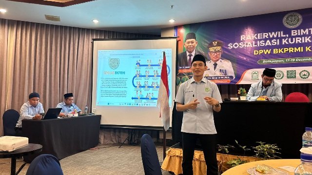 Ketua Umum DPP BKPRMI Serukan Soliditas dan Gerakan “Back to Masjid” di Rakerwil Kalimantan Timur