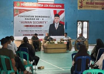 Penguatan Demokrasi, Reza Fachlevi Ajak Warga Desa Loa Kulu Kota Pahami Human Security
