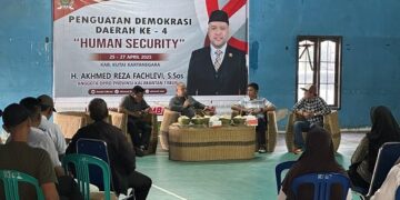 Penguatan Demokrasi, Reza Fachlevi Ajak Warga Desa Loa Kulu Kota Pahami Human Security